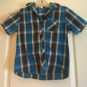 Short sleeve boys button up shirt
